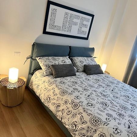 Mandi Mandi Cavour Apartment Udine Bagian luar foto