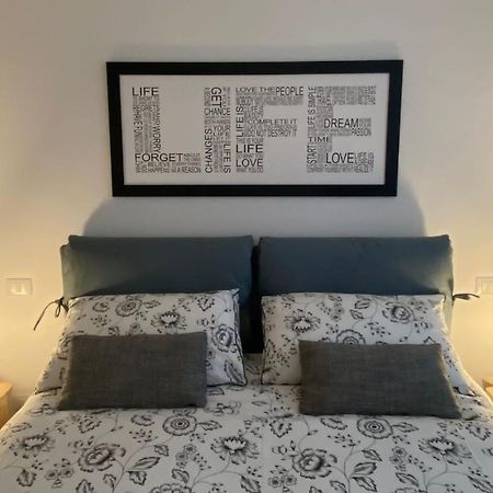 Mandi Mandi Cavour Apartment Udine Bagian luar foto