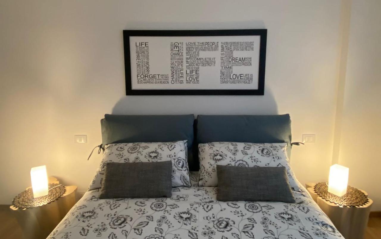 Mandi Mandi Cavour Apartment Udine Bagian luar foto