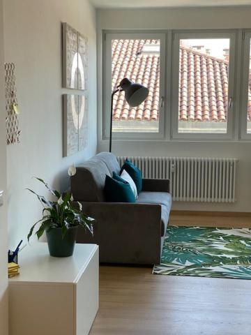Mandi Mandi Cavour Apartment Udine Bagian luar foto