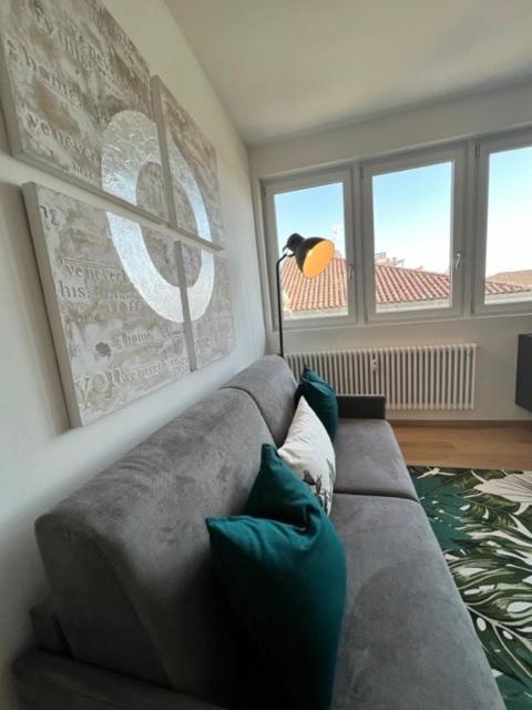 Mandi Mandi Cavour Apartment Udine Bagian luar foto